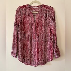 Violet & Claire Red Black Long Sleeve Hi-Lo V-Neck Top Blouse